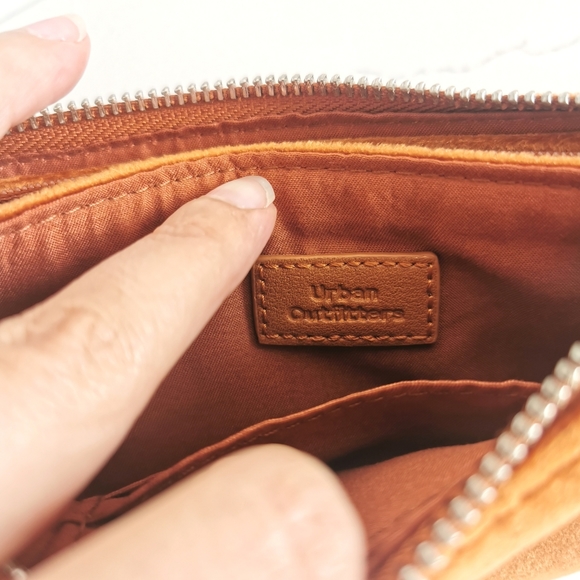 Urban Outfitters Suede Clutch/Wallet - Picture 4 of 6